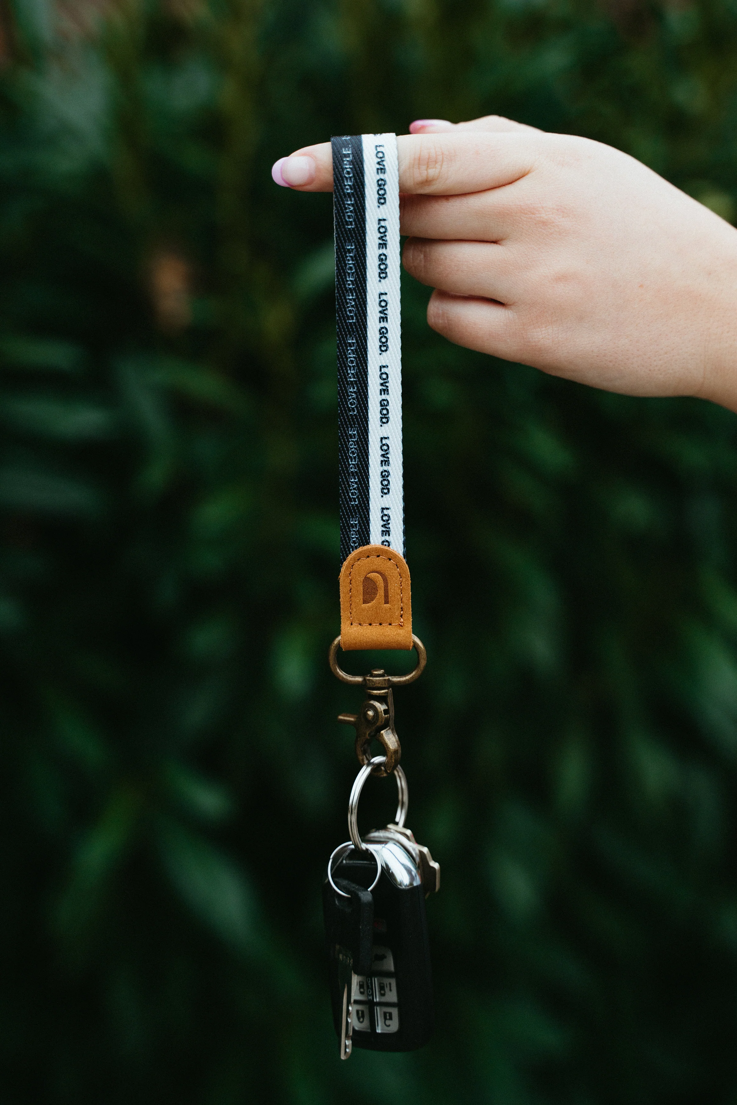 Love God Love People Lanyard - Image 4